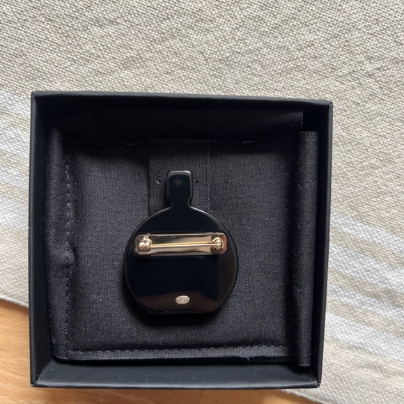 Chanel Brooch - Picture 3 of 9